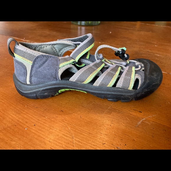 Boys Keens Grey, great condition - Picture 6 of 12